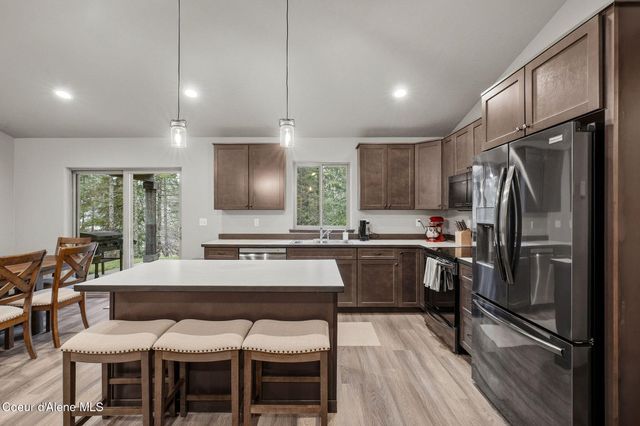 12053 Dufort Rd, Priest River, ID 83856