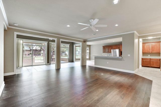 735 Breezeway LN, Georgetown, TX 78633