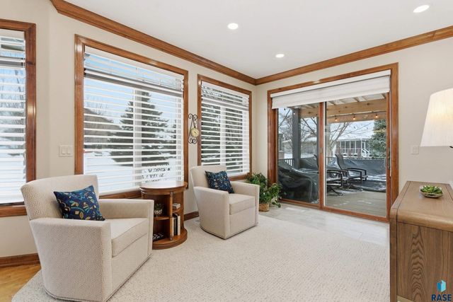 7304 Edinburg Pl Place, Sioux Falls, SD 57108