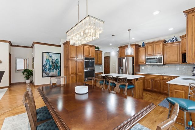 7304 Edinburg Pl Place, Sioux Falls, SD 57108