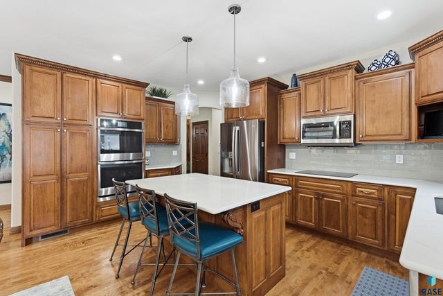 7304 Edinburg Pl Place, Sioux Falls, SD 57108