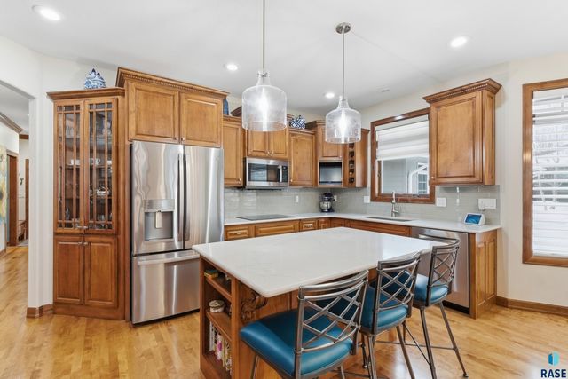 7304 Edinburg Pl Place, Sioux Falls, SD 57108