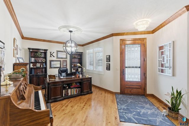 7304 Edinburg Pl Place, Sioux Falls, SD 57108