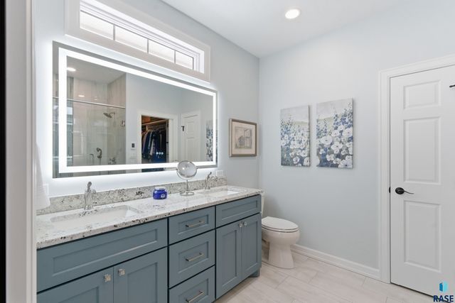 7304 Edinburg Pl Place, Sioux Falls, SD 57108