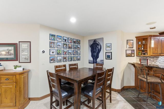 7304 Edinburg Pl Place, Sioux Falls, SD 57108