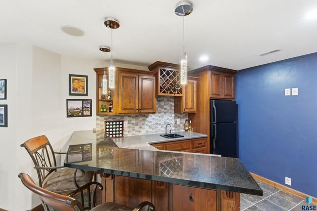 7304 Edinburg Pl Place, Sioux Falls, SD 57108