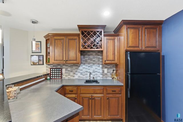 7304 Edinburg Pl Place, Sioux Falls, SD 57108