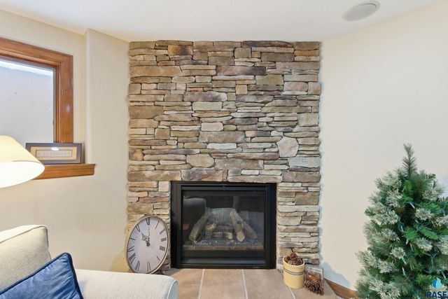 7304 Edinburg Pl Place, Sioux Falls, SD 57108