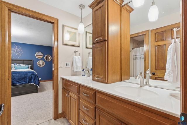 7304 Edinburg Pl Place, Sioux Falls, SD 57108