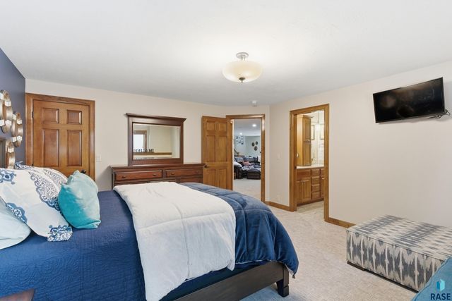 7304 Edinburg Pl Place, Sioux Falls, SD 57108