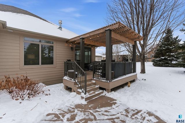 7304 Edinburg Pl Place, Sioux Falls, SD 57108