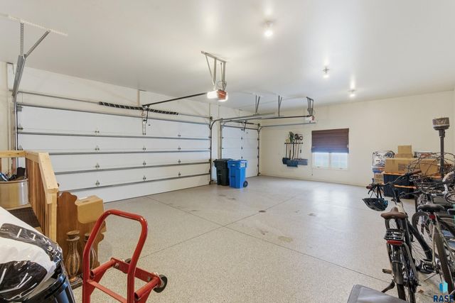 7304 Edinburg Pl Place, Sioux Falls, SD 57108