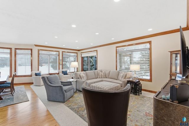 7304 Edinburg Pl Place, Sioux Falls, SD 57108