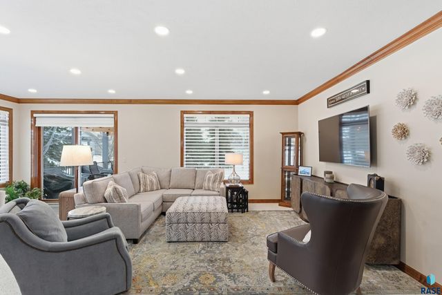 7304 Edinburg Pl Place, Sioux Falls, SD 57108