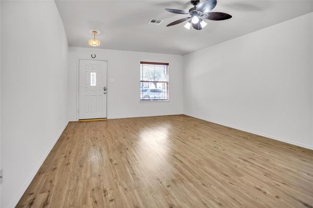 247 San Felipe DR, Kyle, TX 78640