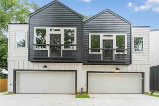 5107 Mallow Street A/B, Houston, TX 77033