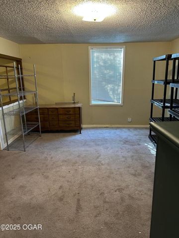 1127 Empire Avenue, Joplin, MO 64801