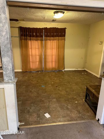 1127 Empire Avenue, Joplin, MO 64801