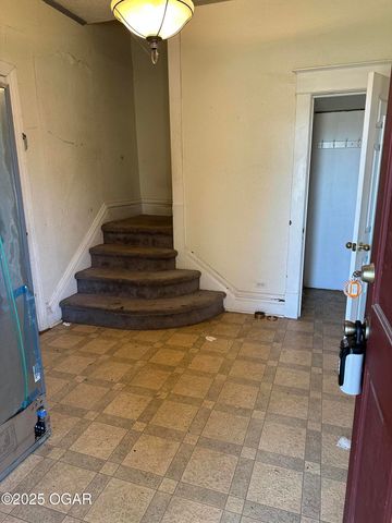 1127 Empire Avenue, Joplin, MO 64801