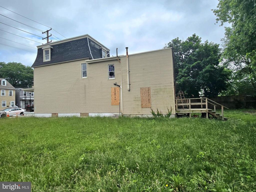 412 MARKET STREET, Gloucester City, NJ 08030