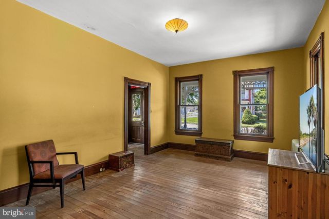 20 N GREENWICH ST, Alloway, NJ 08001