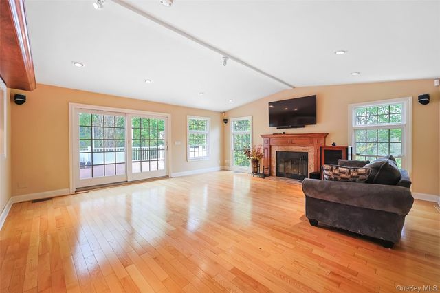 24 Timberline Drive, Huntington, NY 11743
