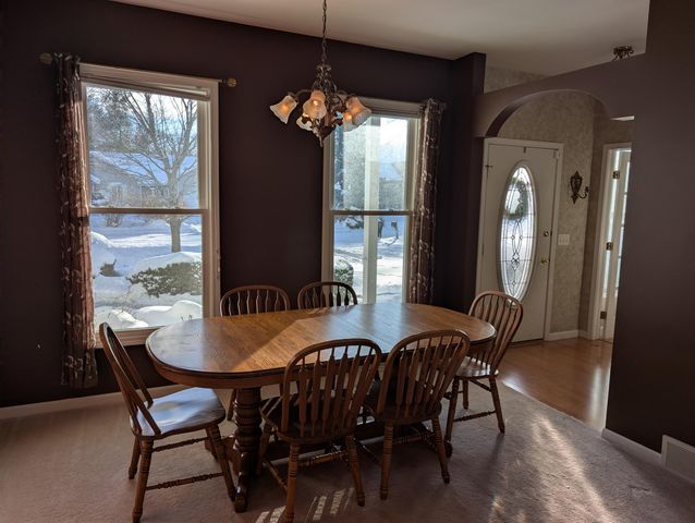 1040 N Robinhood Drive, Muskegon, MI 49445