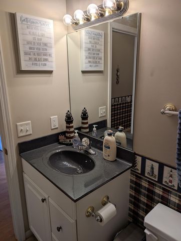 1040 N Robinhood Drive, Muskegon, MI 49445