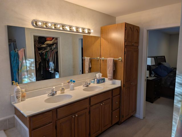 1040 N Robinhood Drive, Muskegon, MI 49445