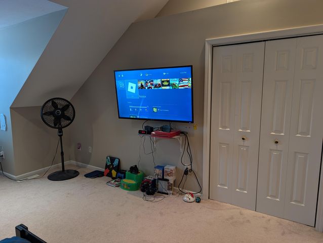 1040 N Robinhood Drive, Muskegon, MI 49445