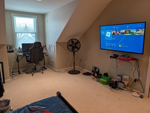 1040 N Robinhood Drive, Muskegon, MI 49445