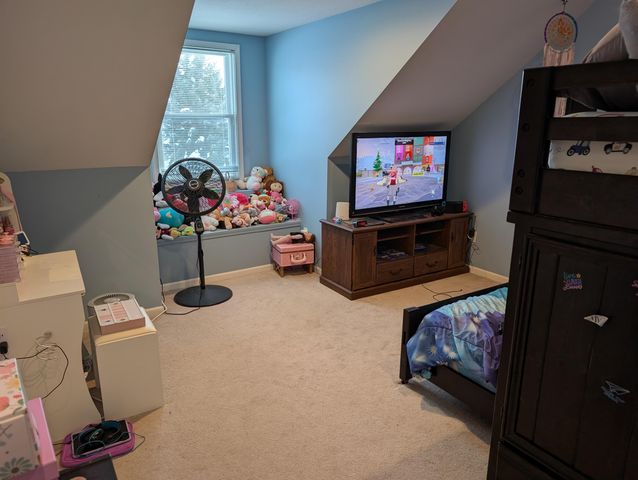 1040 N Robinhood Drive, Muskegon, MI 49445