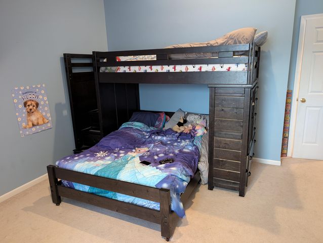 1040 N Robinhood Drive, Muskegon, MI 49445