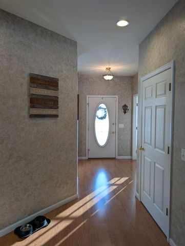 1040 N Robinhood Drive, Muskegon, MI 49445