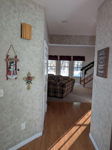 1040 N Robinhood Drive, Muskegon, MI 49445