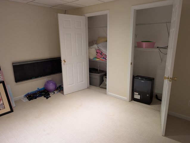 1040 N Robinhood Drive, Muskegon, MI 49445