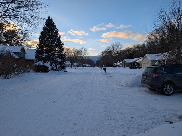 1040 N Robinhood Drive, Muskegon, MI 49445