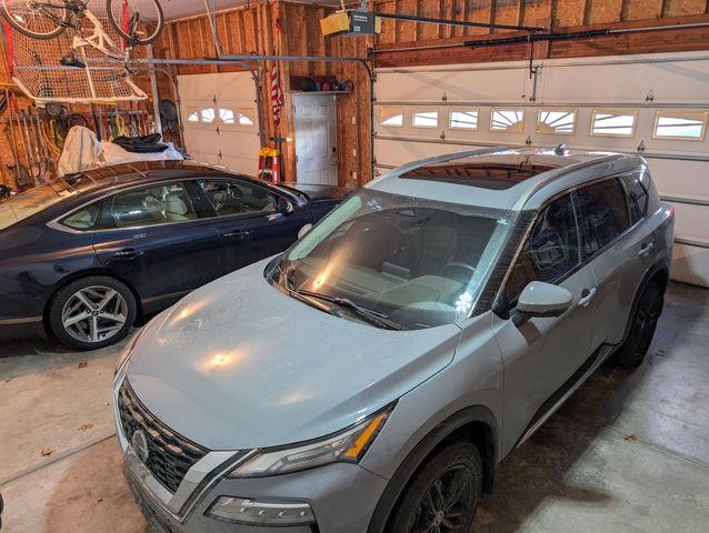 1040 N Robinhood Drive, Muskegon, MI 49445