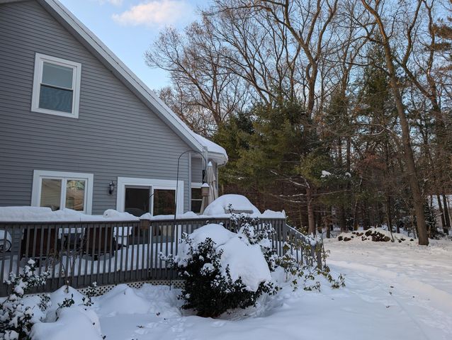 1040 N Robinhood Drive, Muskegon, MI 49445