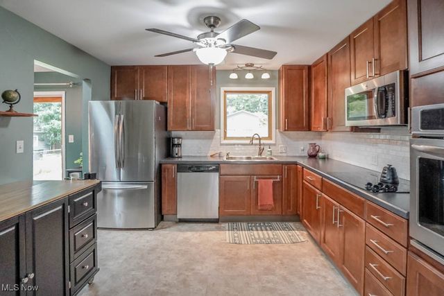 1047 Kevin Drive, Akron, OH 44313