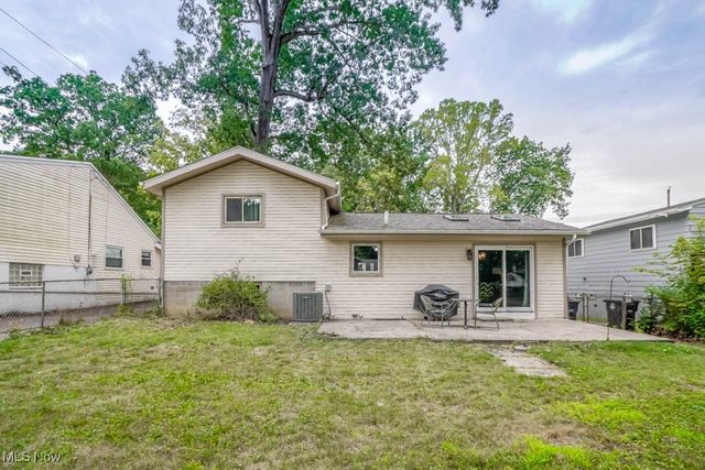 1047 Kevin Drive, Akron, OH 44313