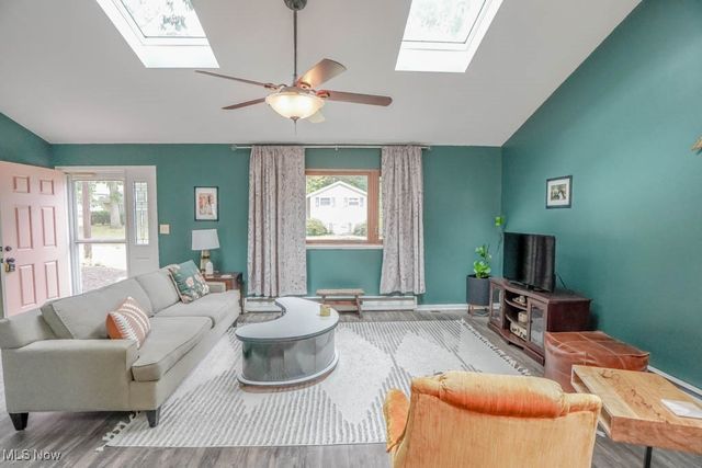 1047 Kevin Drive, Akron, OH 44313