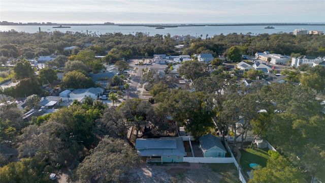 448 LOCKLIE STREET, Dunedin, FL 34698