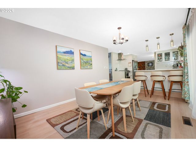 9897 Sw SIUSLAW Ln, Tualatin, OR 97062