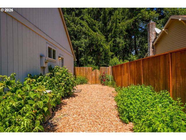 9897 Sw SIUSLAW Ln, Tualatin, OR 97062