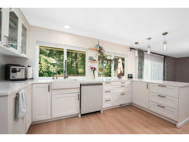 9897 Sw SIUSLAW Ln, Tualatin, OR 97062