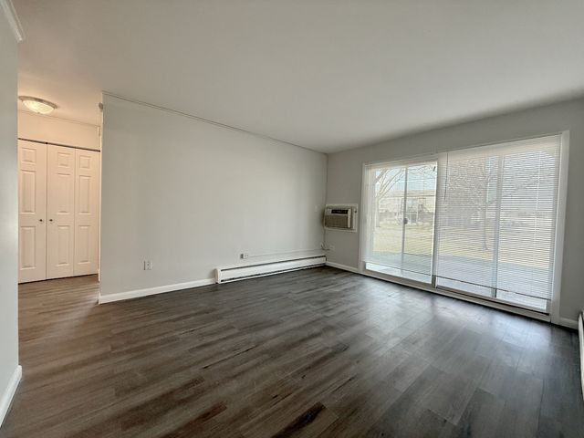 337 N Carter Street 102, Palatine, IL 60067