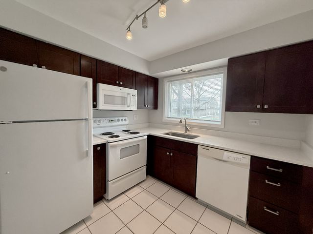 337 N Carter Street 102, Palatine, IL 60067