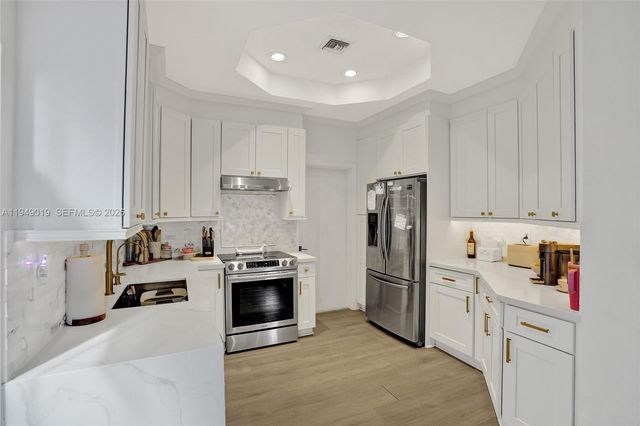 9046 SW 160th Ter, Palmetto Bay, FL 33157