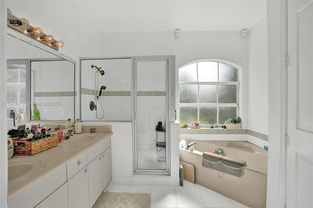 9046 SW 160th Ter, Palmetto Bay, FL 33157